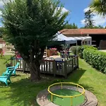 Campingplads Mobil-home Confortable Avec Terrasse Pour 4 Personnes - Api-1-52-400 *