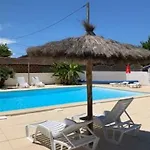 Mobil-home Confortable Avec Terrasse Pour 4 Personnes - Api-1-52-400 * Vendays-Montalivet