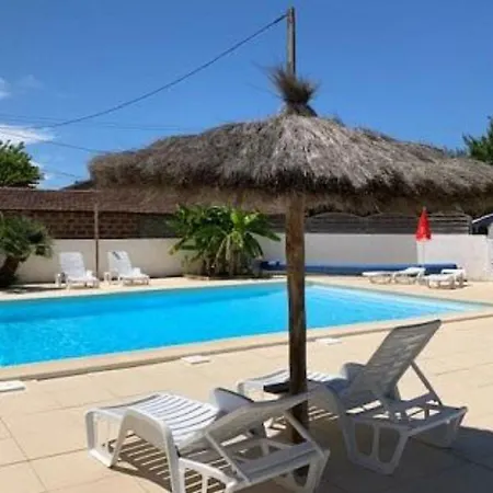 Mobil-home Confortable Avec Terrasse Pour 4 Personnes - Api-1-52-400 * 旺代蒙塔利韦